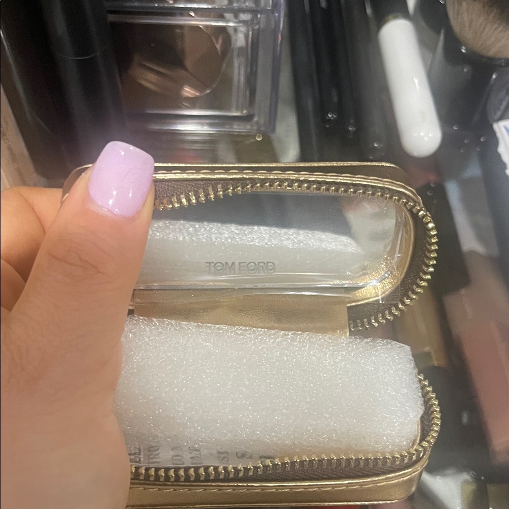 New Tom Ford lipstick case with small mirror…great for having in purse - Picture 2 of 2